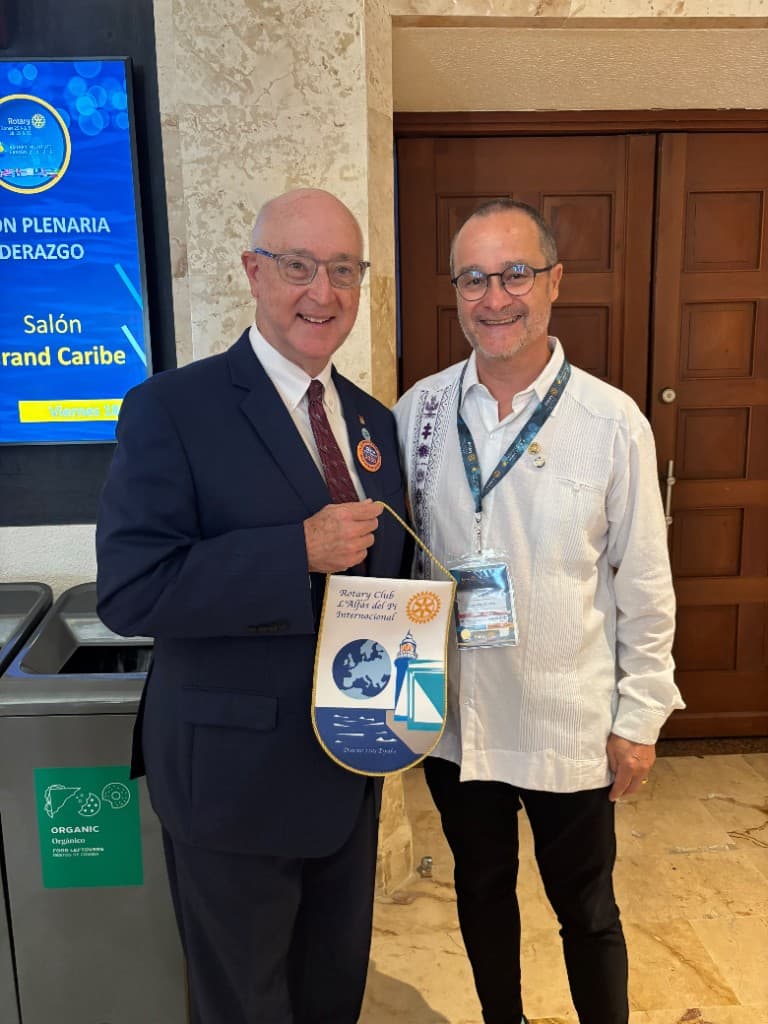 Jean-Noël Sanchez avec Larry Lunsford lors de la réunion internationale Rotary à Cancun.