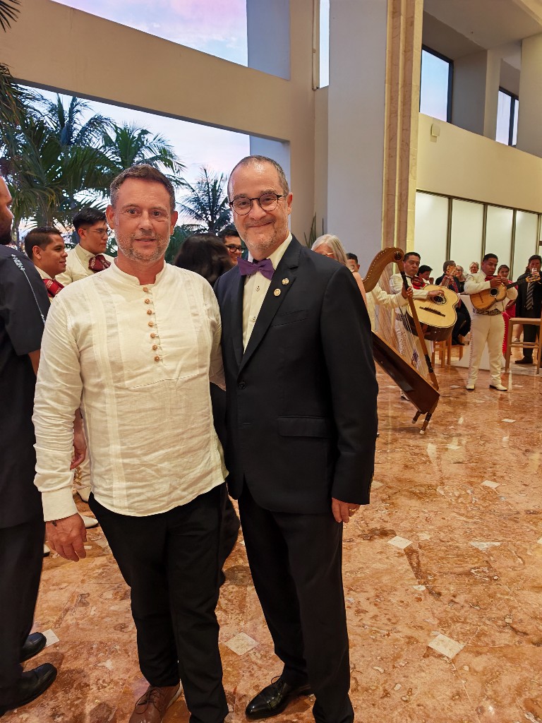 Jean-Noël Sanchez et Vincent Biétri lors d'un événement de campagne au Mexique, septembre 2026
